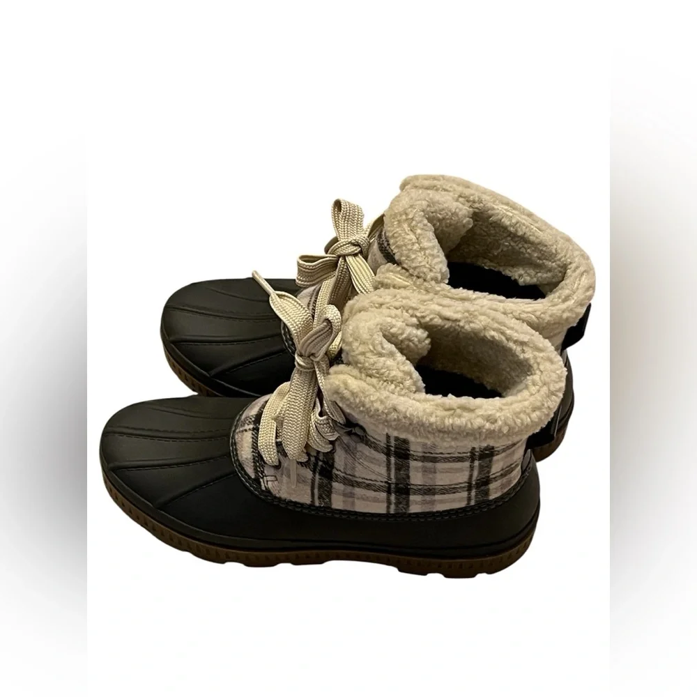 Ozark Trail Black and White Winter Boots